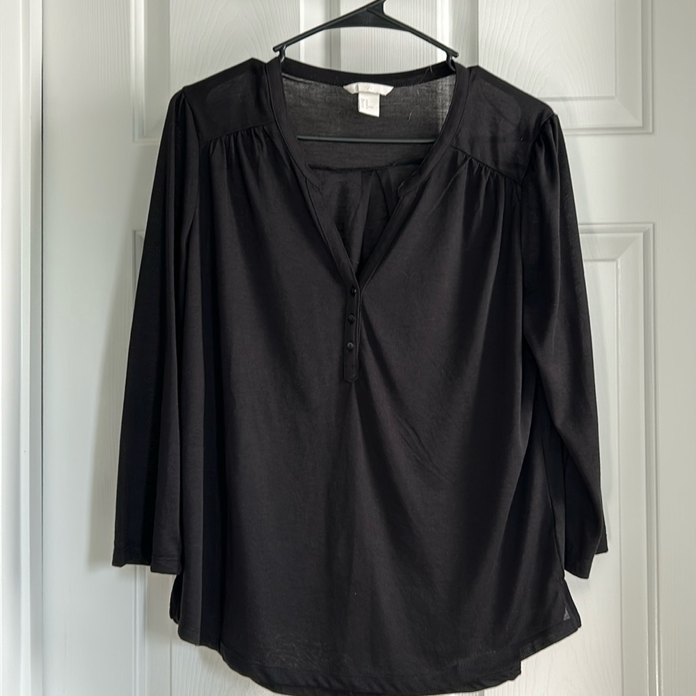 “V” neck gossamer top